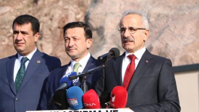 Bakan Abdulkadir Uraloğlu, Hakkari’de Ulaşım