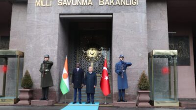 Bakan Güler, Nijer Savunma Bakanı ile Kritik Görüşme Gerçekleştirdi