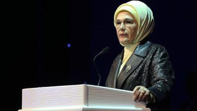 Emine Erdoğan, Bolu Kartalkaya'da çıkan