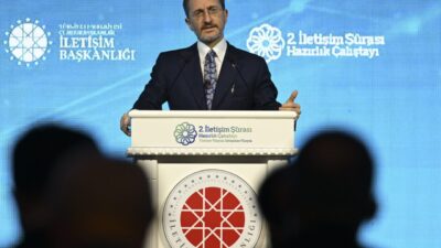 Fahrettin Altun, 2 binin üzerinde