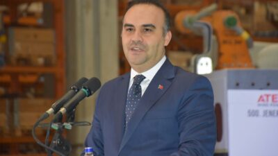 Bakan Kacır ve Bakan Bayraktar, İzmir’de Rüzgar Enerjisi Tesisi Açılışına Katıldı