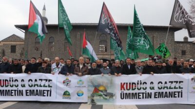 Diyarbakır ve Mardin’de cuma namazı