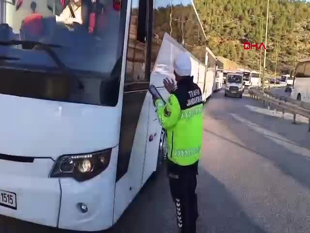 Türkiye’de Trafikte Hız İhlalleri: 2025 Yılının İlk 20 Gününde 296 Bin 866 İşlem Yapıldı