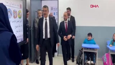 Milli Eğitim Bakanı Yusuf Tekin, Suudi Arabistan’daki Türk Okulunu Ziyaret Etti