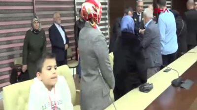 Elazığ’da Şehit ve Gazi Yakınlarına Devlet Övünç Madalyası ve Beratı Takdim Edildi