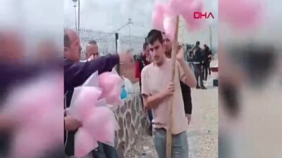 Cizre’de Nevruz Etkinliğinde Polislerden Çocuklara Pamuk Şeker Sürprizi