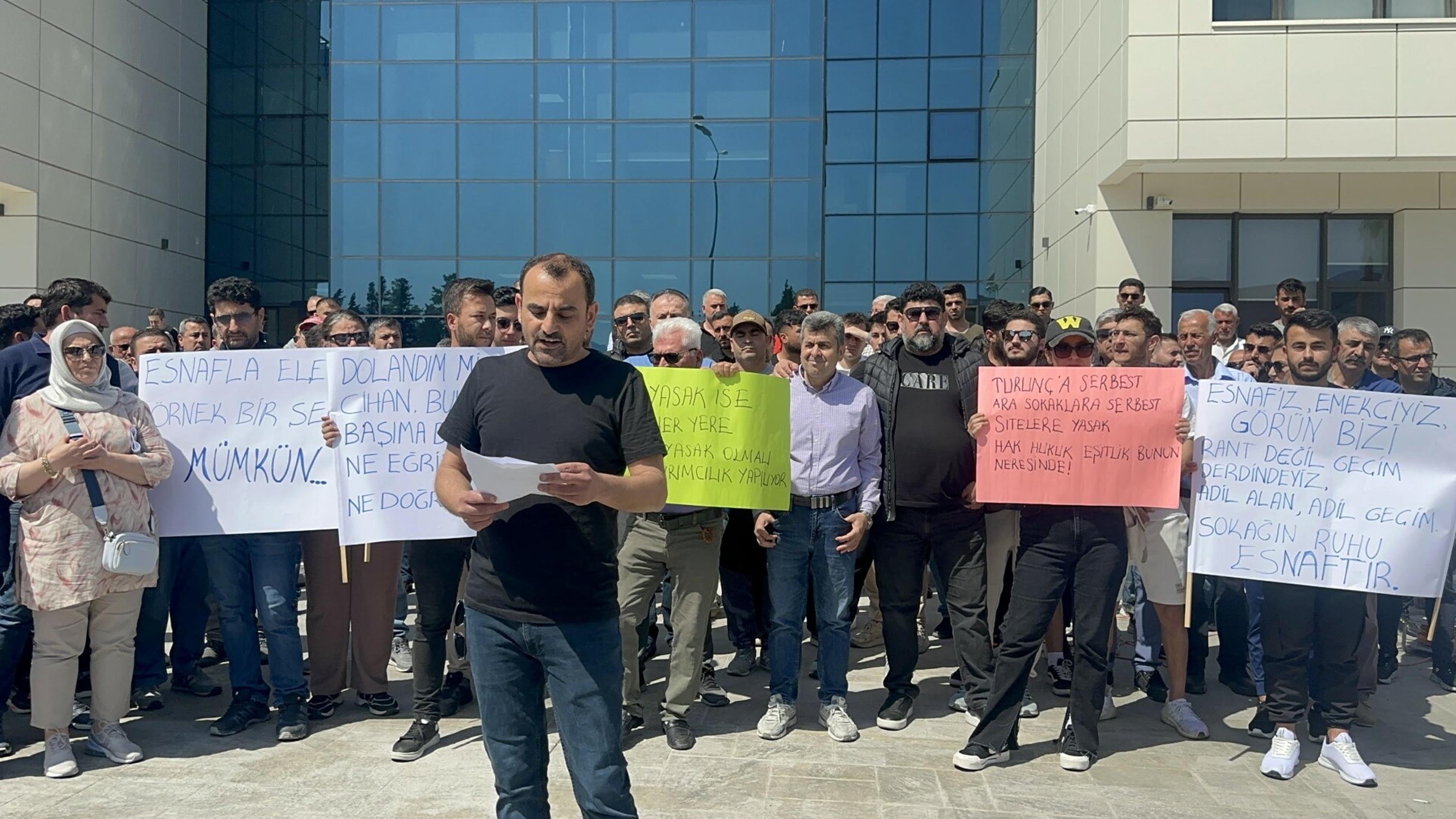 Marmaris'te esnaf, belediyenin iş