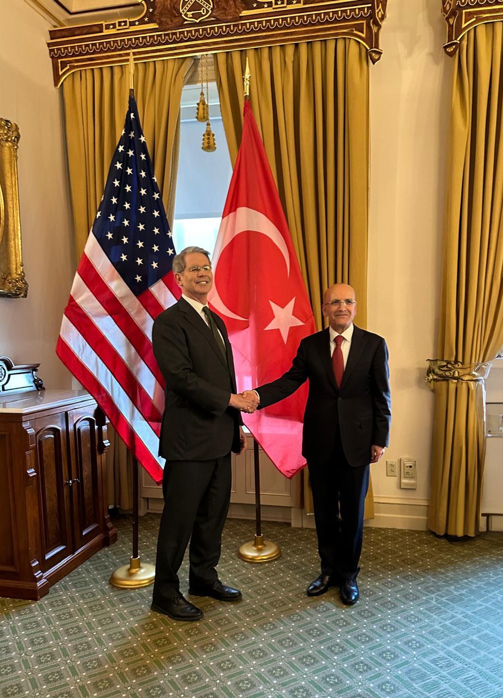 Hazine ve Maliye Bakanı