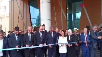 Sağlık Bakanı Memişoğlu Yalova’da AK Parti İl Başkanlığını Ziyaret Etti ve Sağlık Yöneticileriyle Toplantı Yaptı