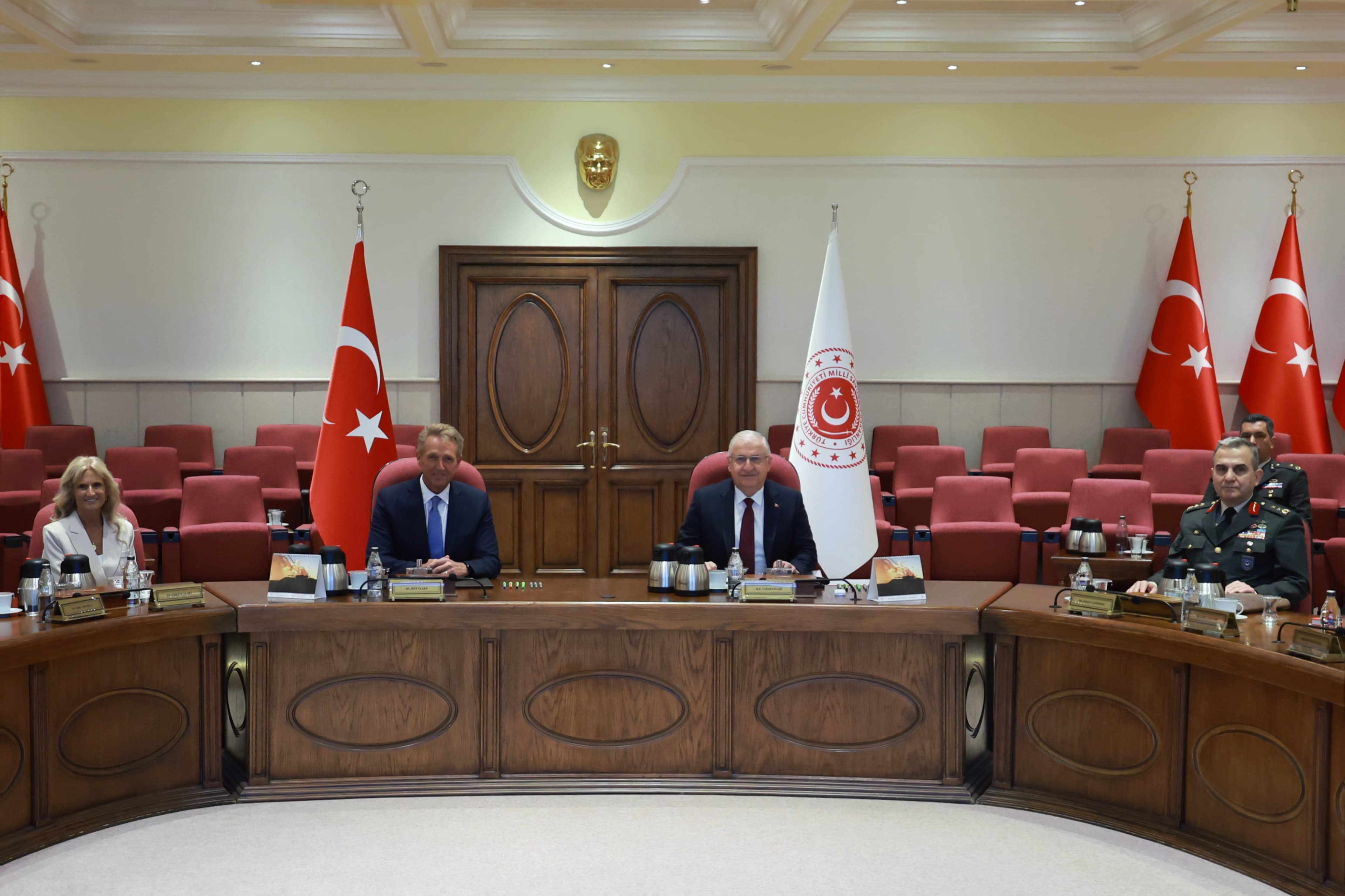 Milli Savunma Bakanı Yaşar