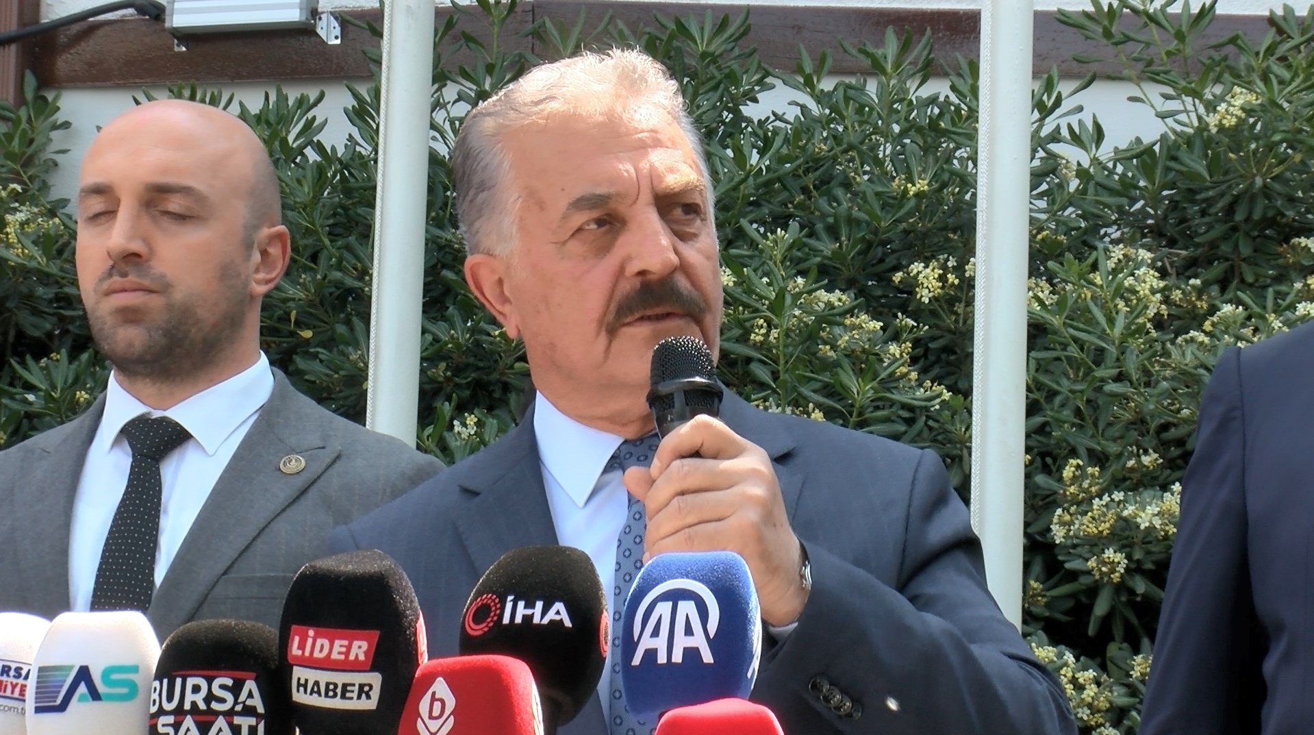 MHP Genel Sekreteri İsmet