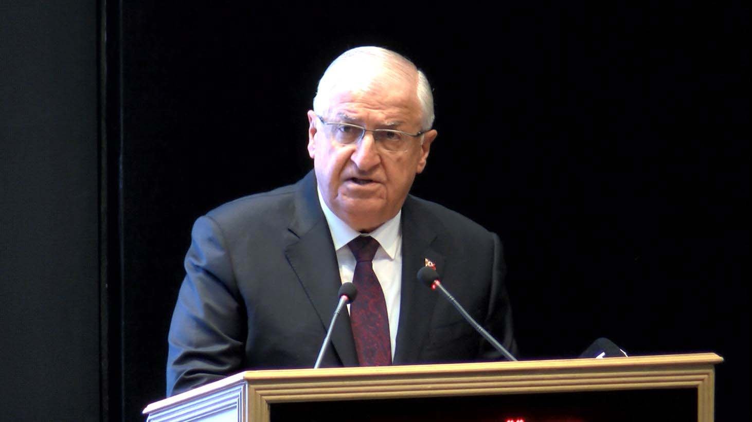 Milli Savunma Bakanı Yaşar