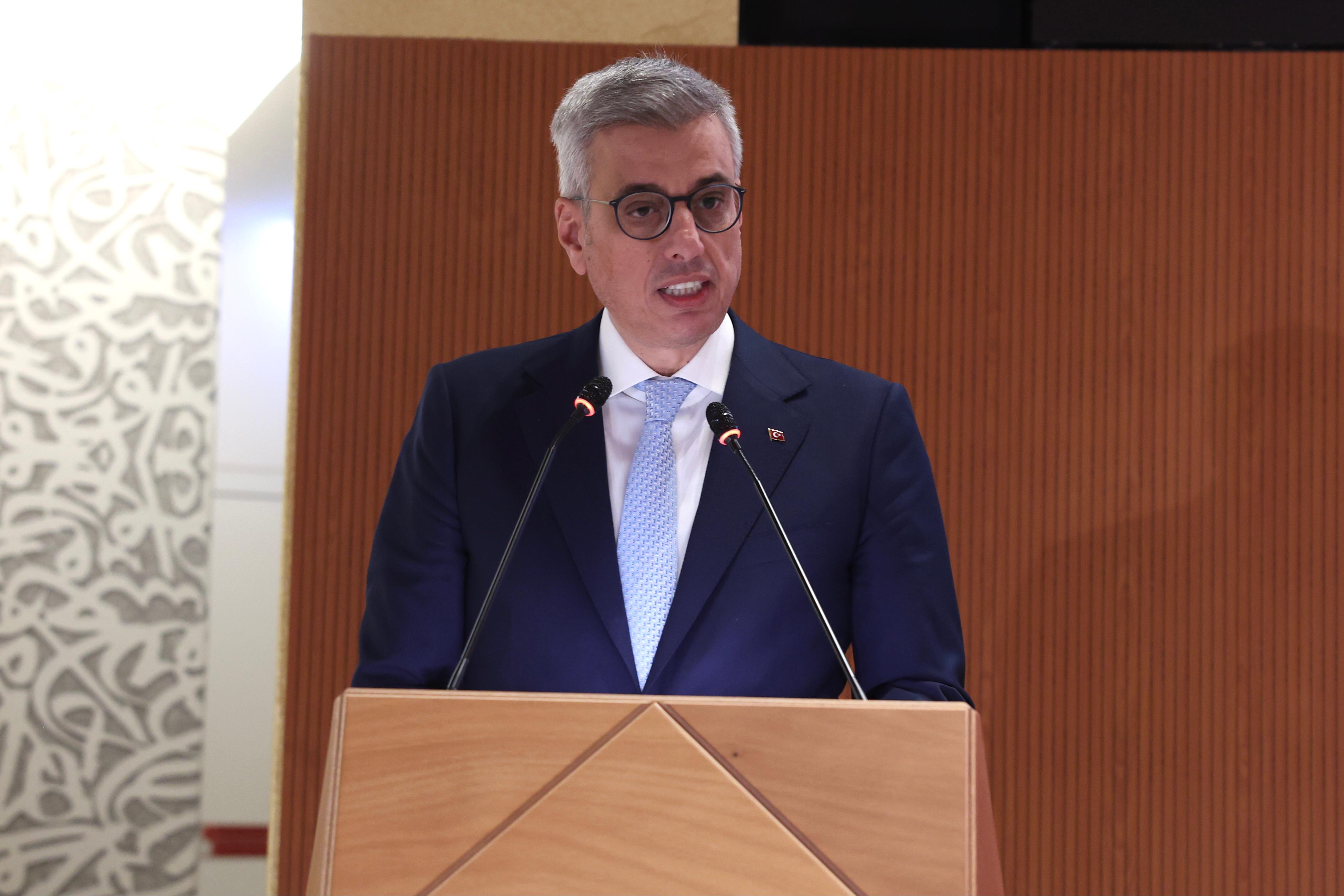 Sağlık Bakanı Kemal Memişoğlu,