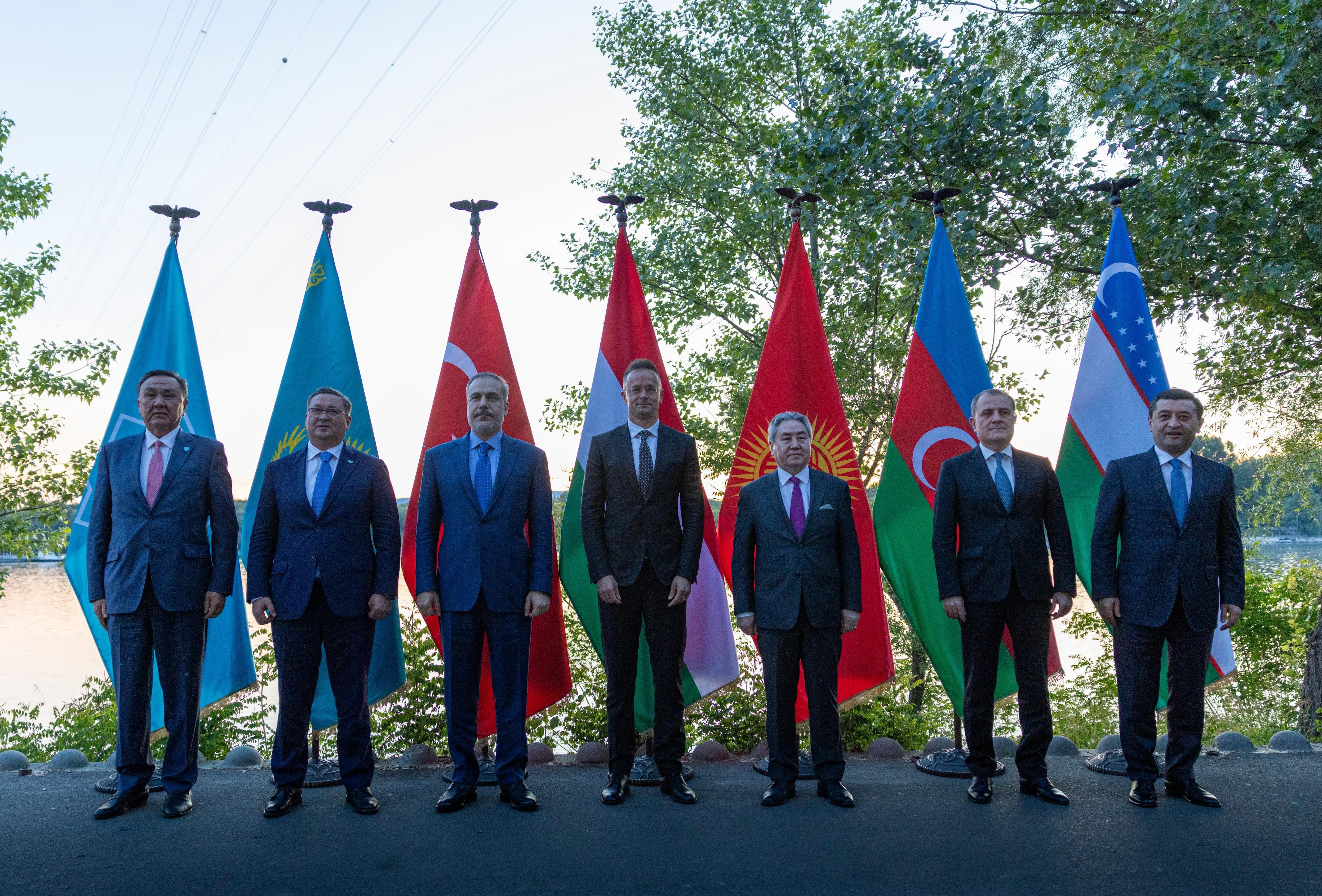 Dışişleri Bakanı Hakan Fidan, TDT Gayriresmi Zirvesi Öncesinde Meslektaşlarıyla Buluştu Dışişleri Bakanı Hakan Fidan,