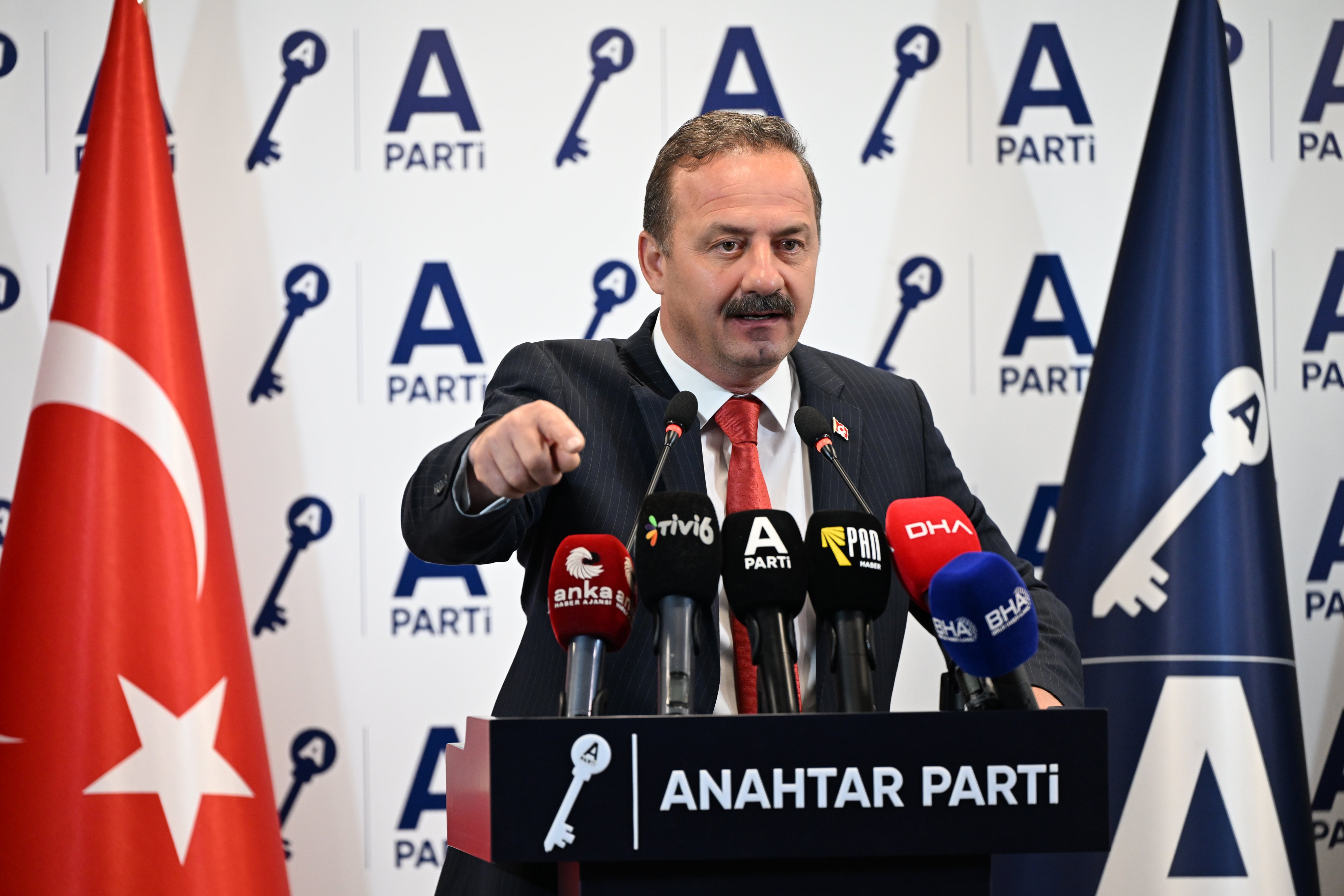 Anahtar Parti Genel Başkanı