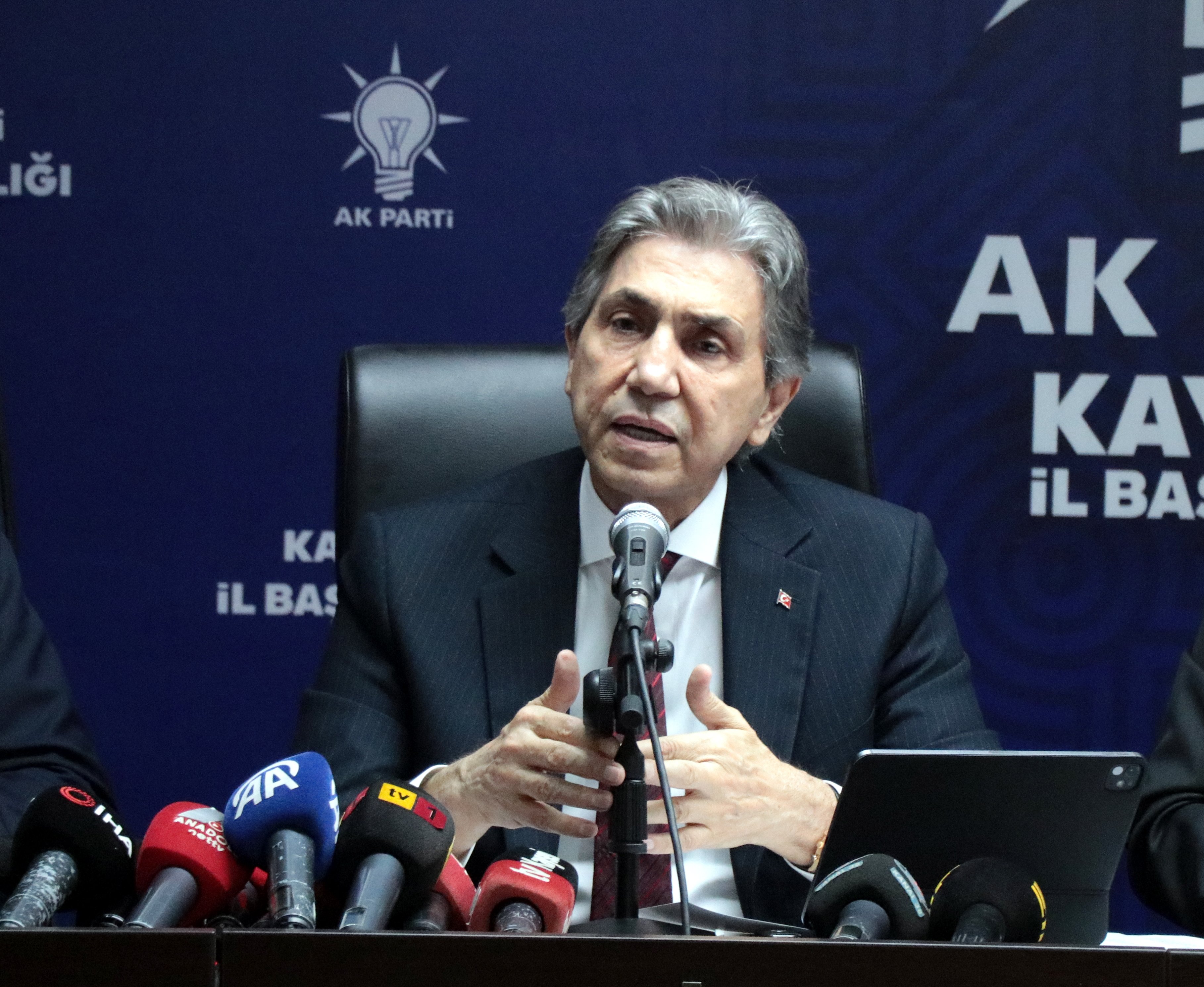 AK Parti'li Mustafa Demir,