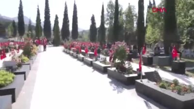 CHP Genel Başkanı Özgür Özel,