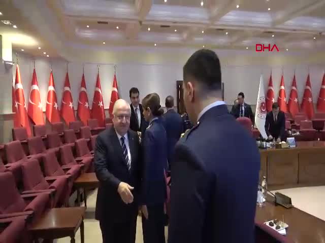 Milli Savunma Bakanı Yaşar