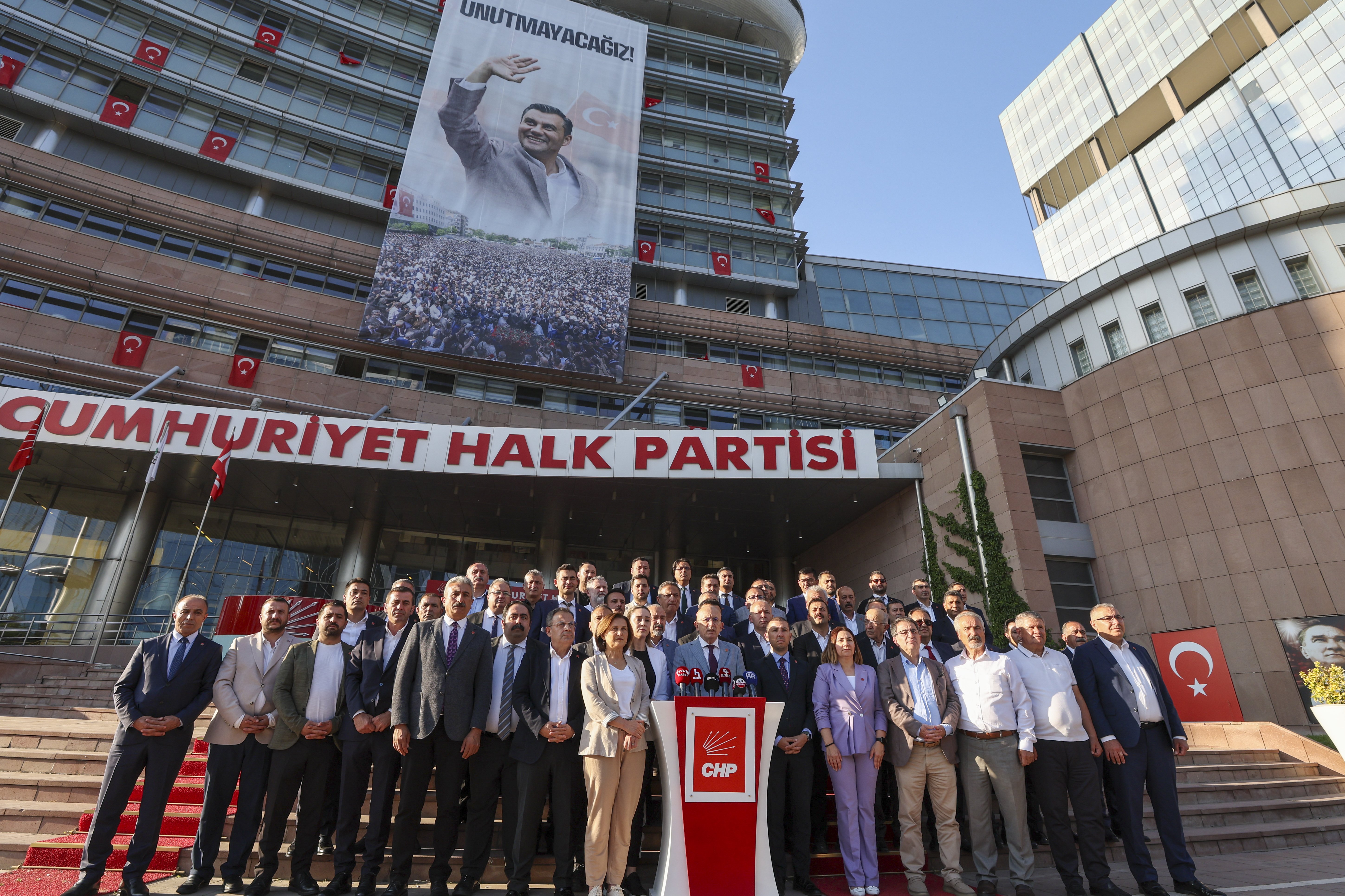 CHP'li 81 il başkanı,