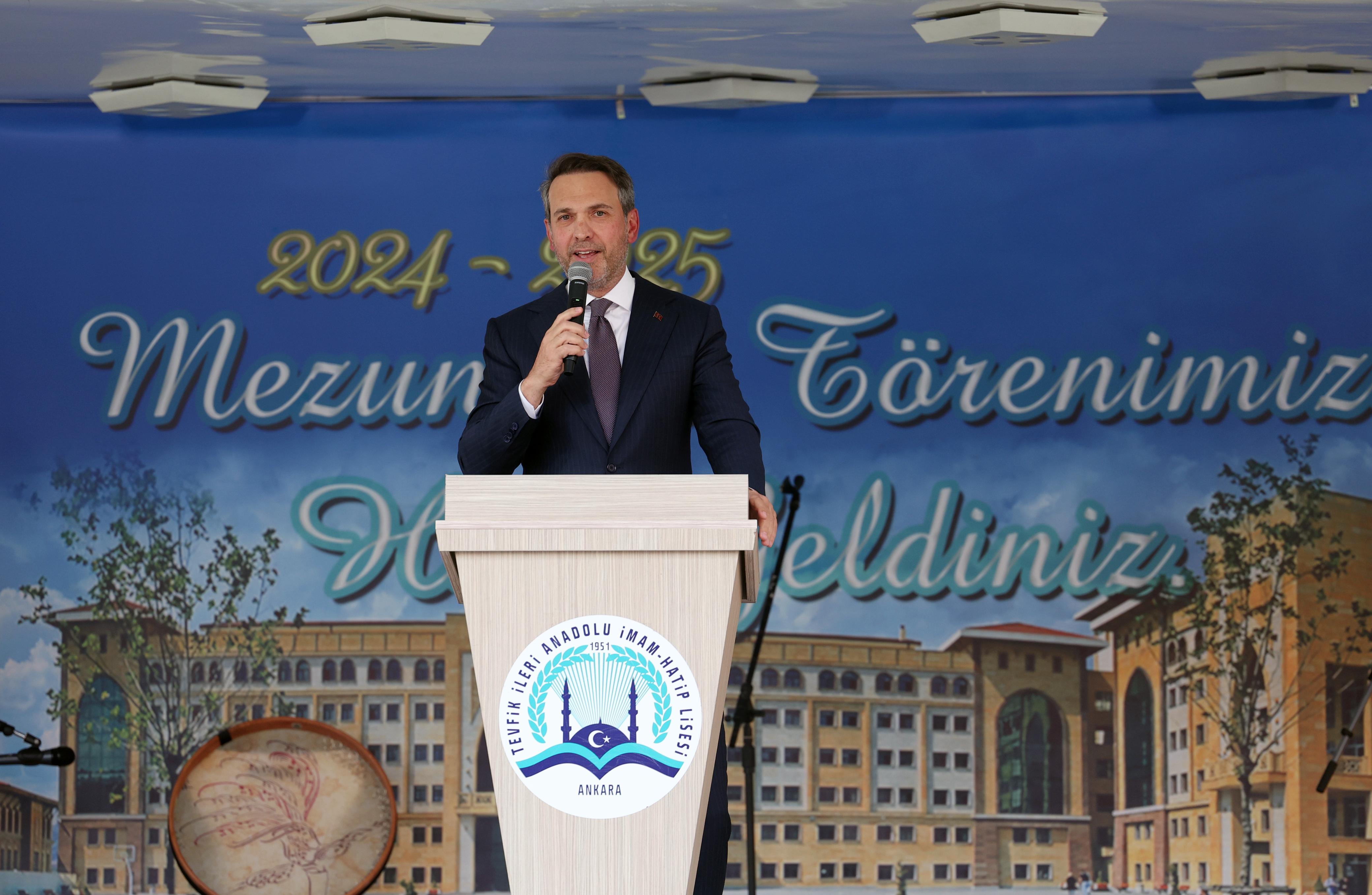 Enerji Bakanı Alparslan Bayraktar,