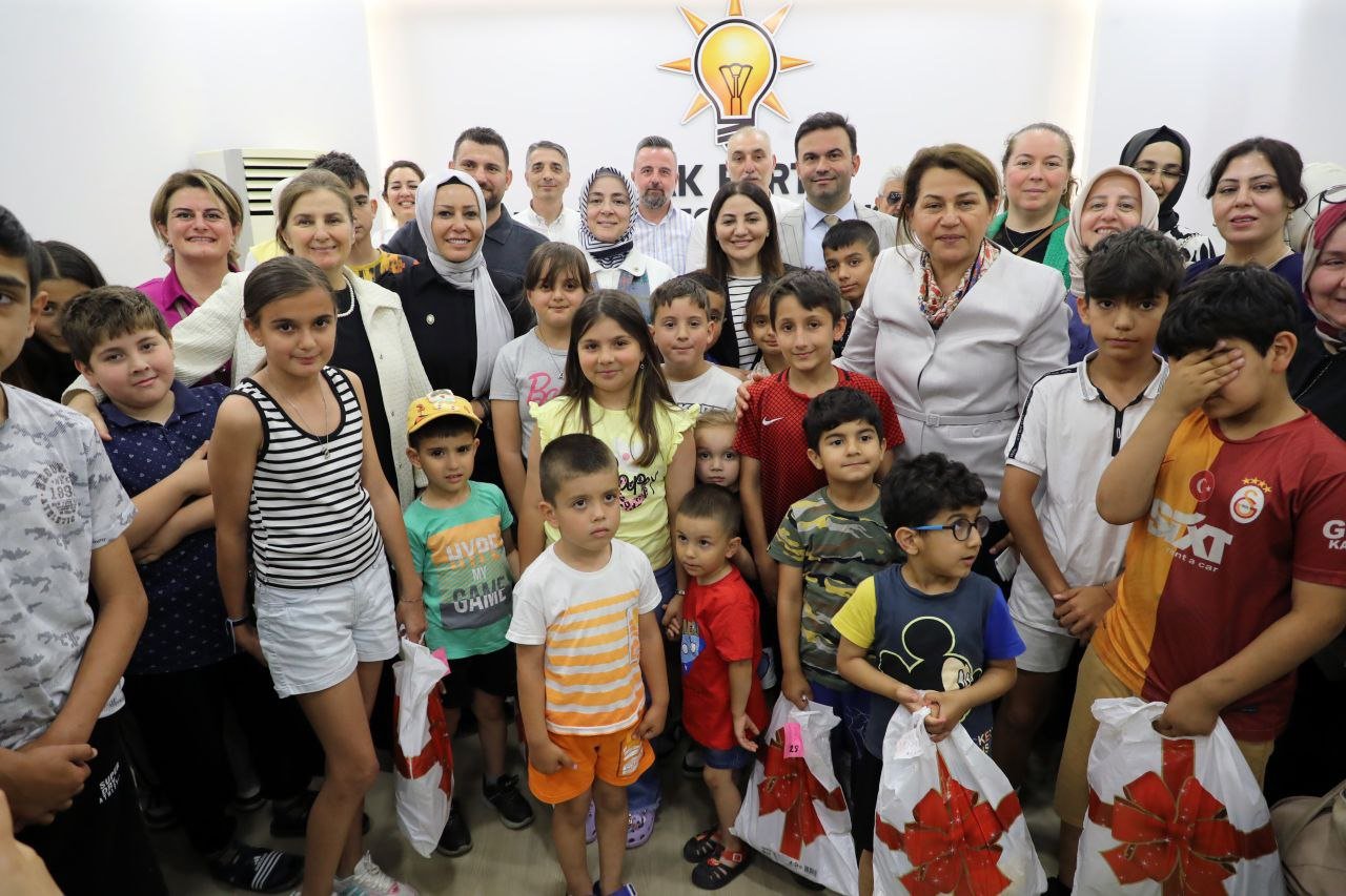 AK Parti Kadın Kolları'nın