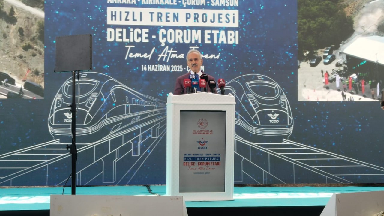 Bakan Uraloğlu: 2053’te Türkiye’yi 48 Saatte Dolaşmak Mümkün Olacak