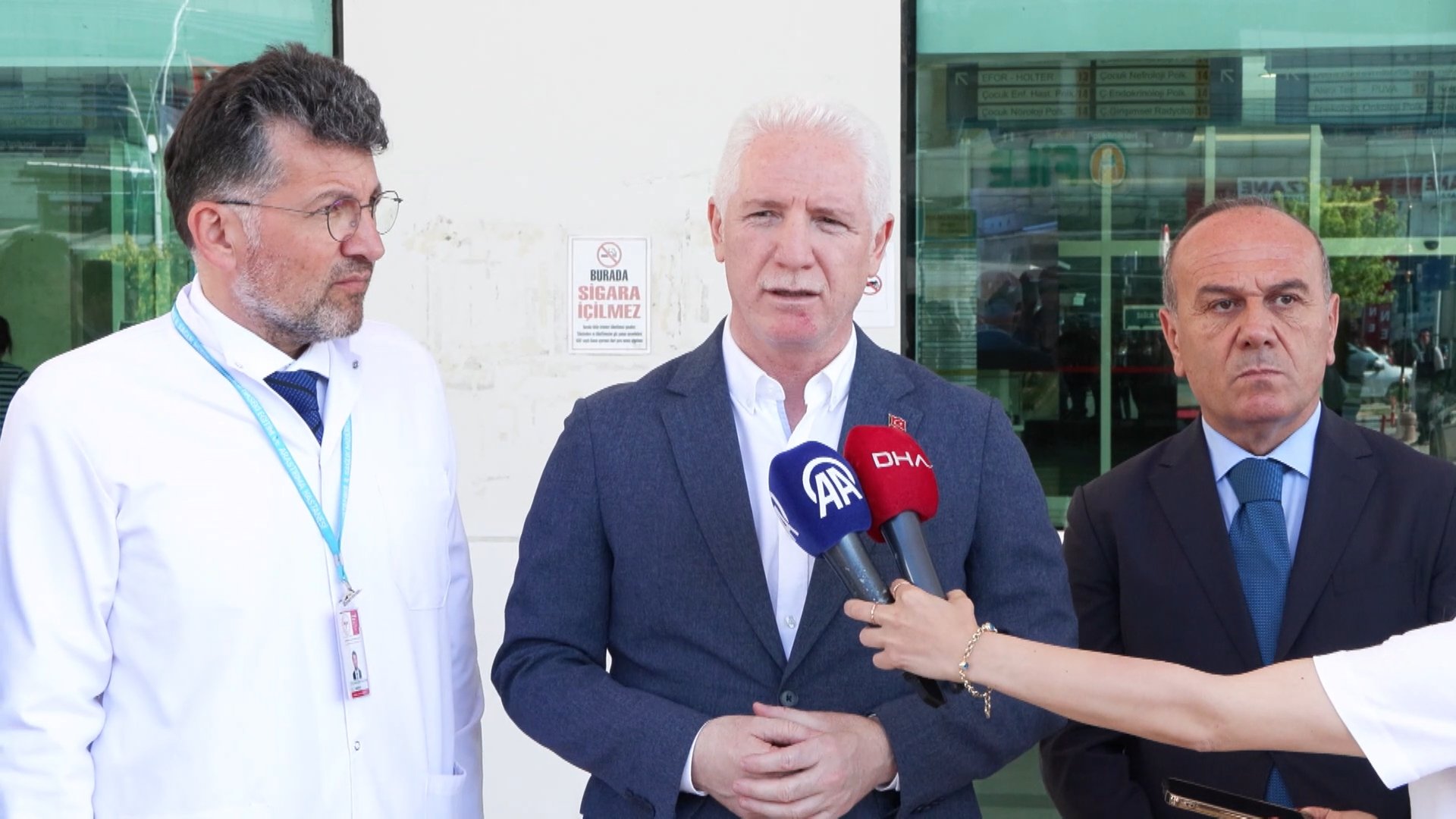 İstanbul Valisi Davut Gül, Sultangazi Haseki Eğitim ve Araştırma Hastanesi’nde Hastalar ve Çalışanlarla Bayramlaştı