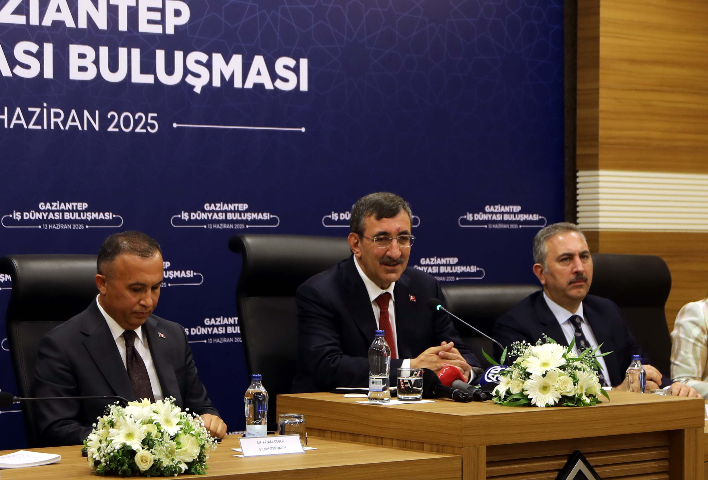 Cumhurbaşkanı Yardımcısı Cevdet Yılmaz,