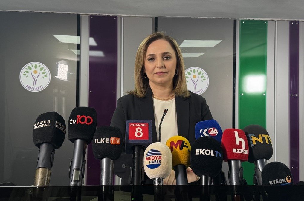 DEM Parti Sözcüsü Ayşegül
