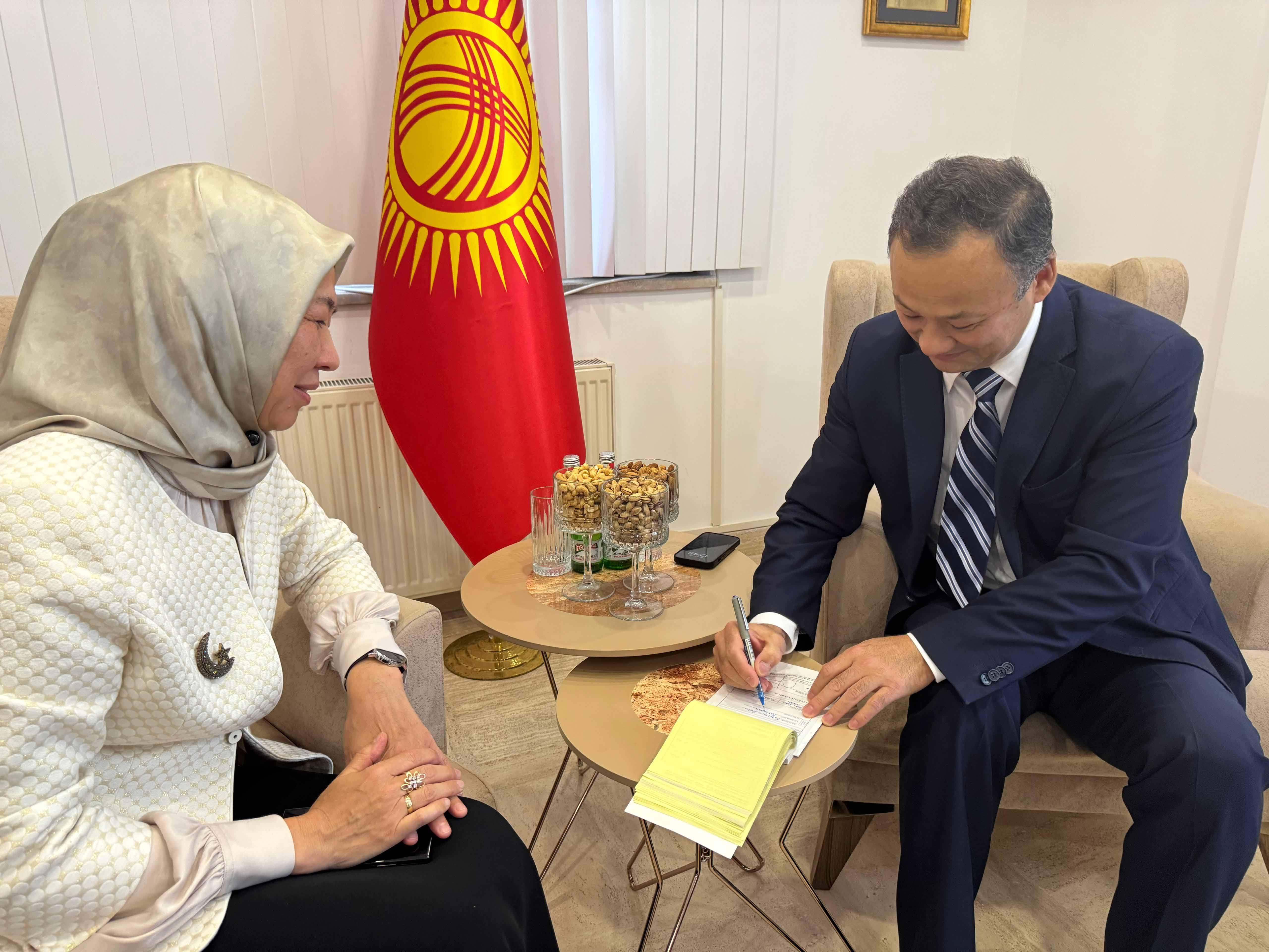 Kırgızistan, Pakistan ve Bangladeş