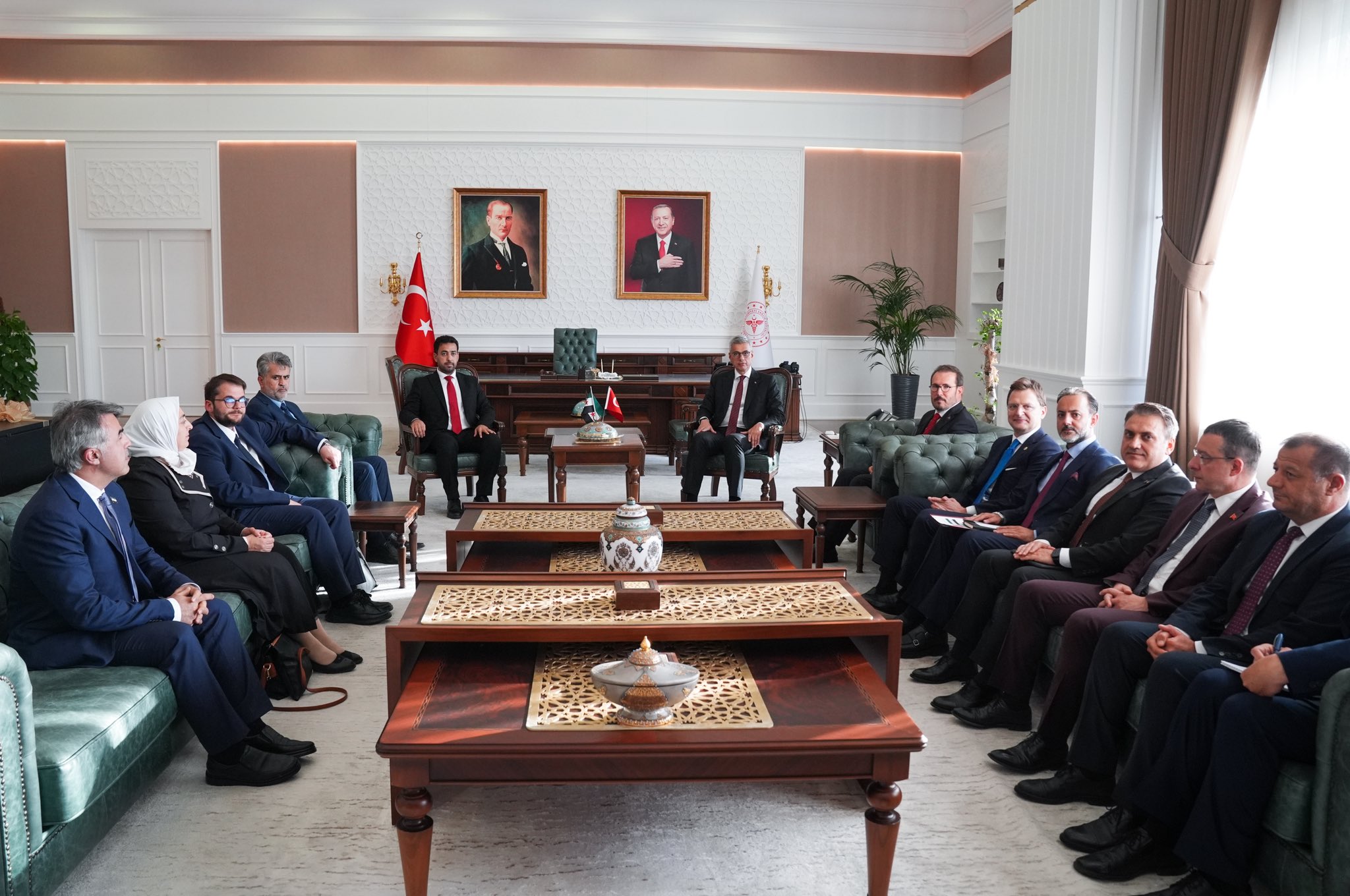 Sağlık Bakanı Kemal Memişoğlu,