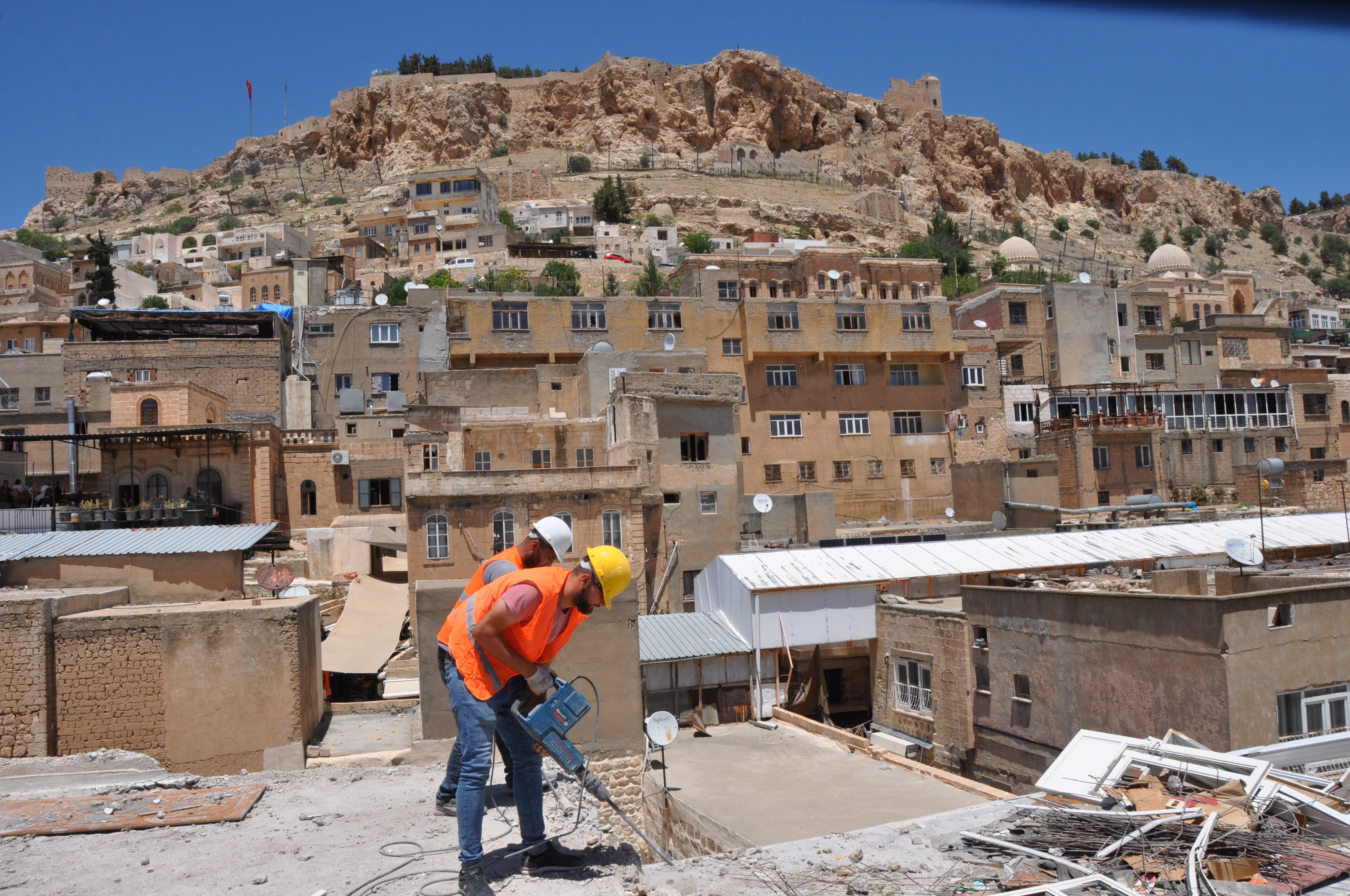 Mardin'de tarihi dokuyu bozan