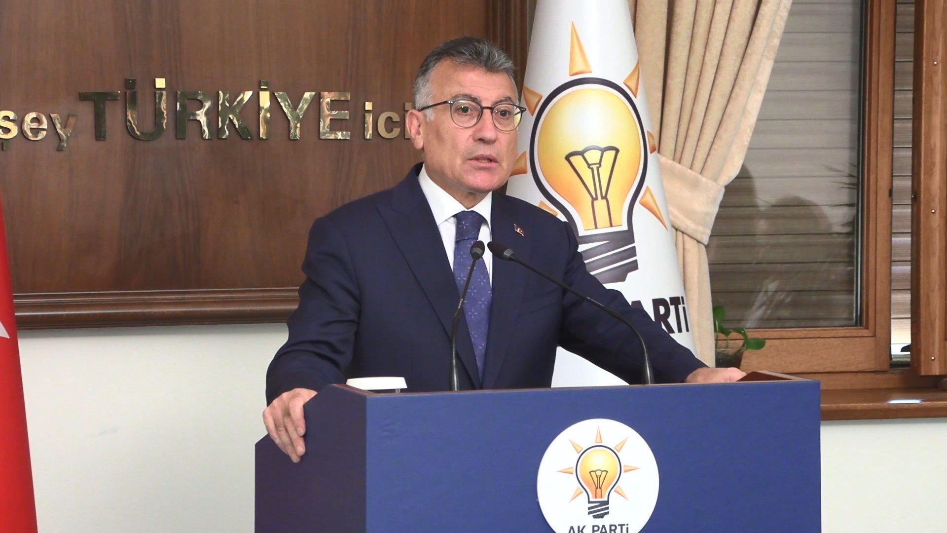 AK Parti, çalışma hayatına