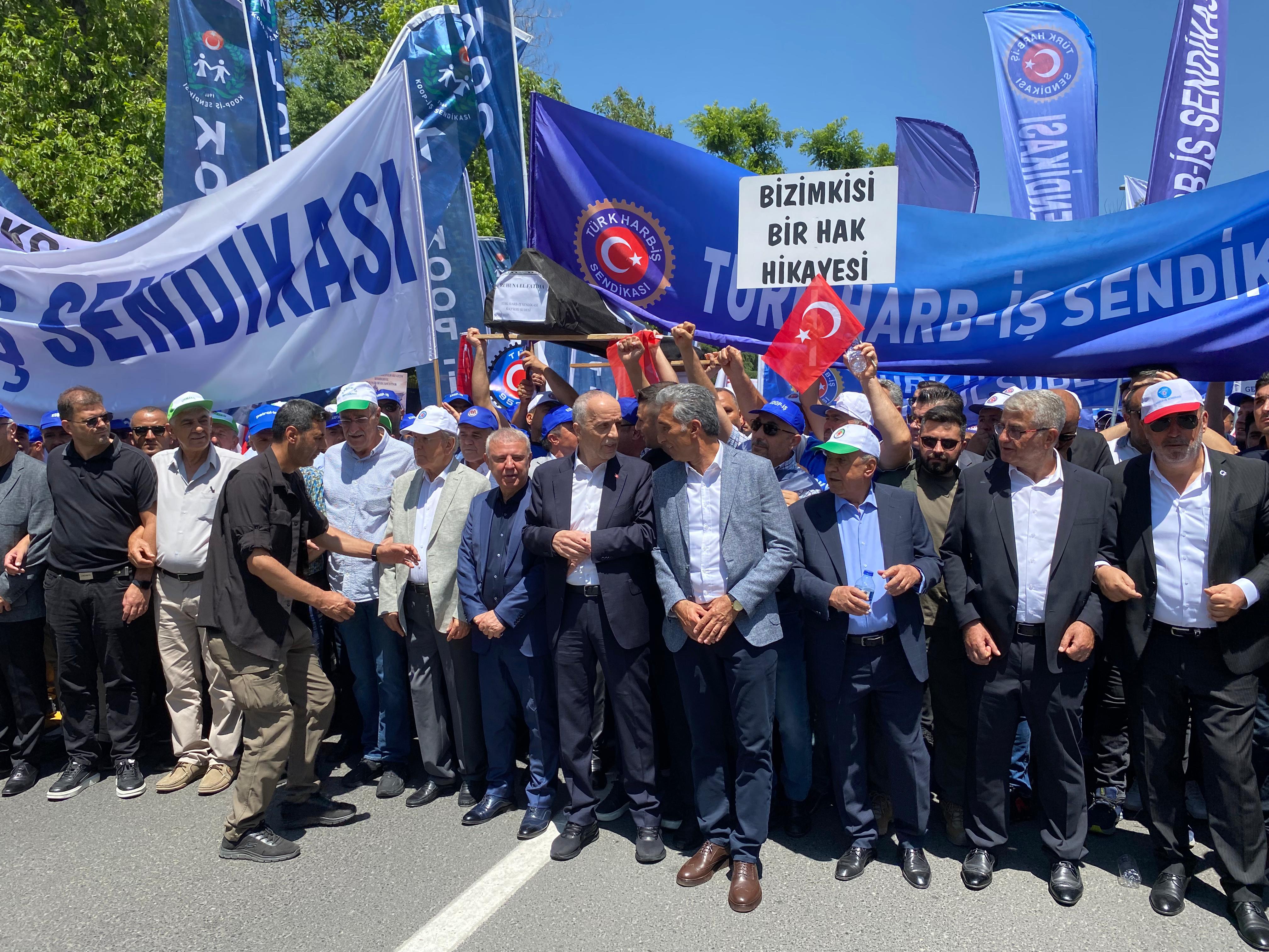 Türk-İş öncülüğünde toplanan kamu