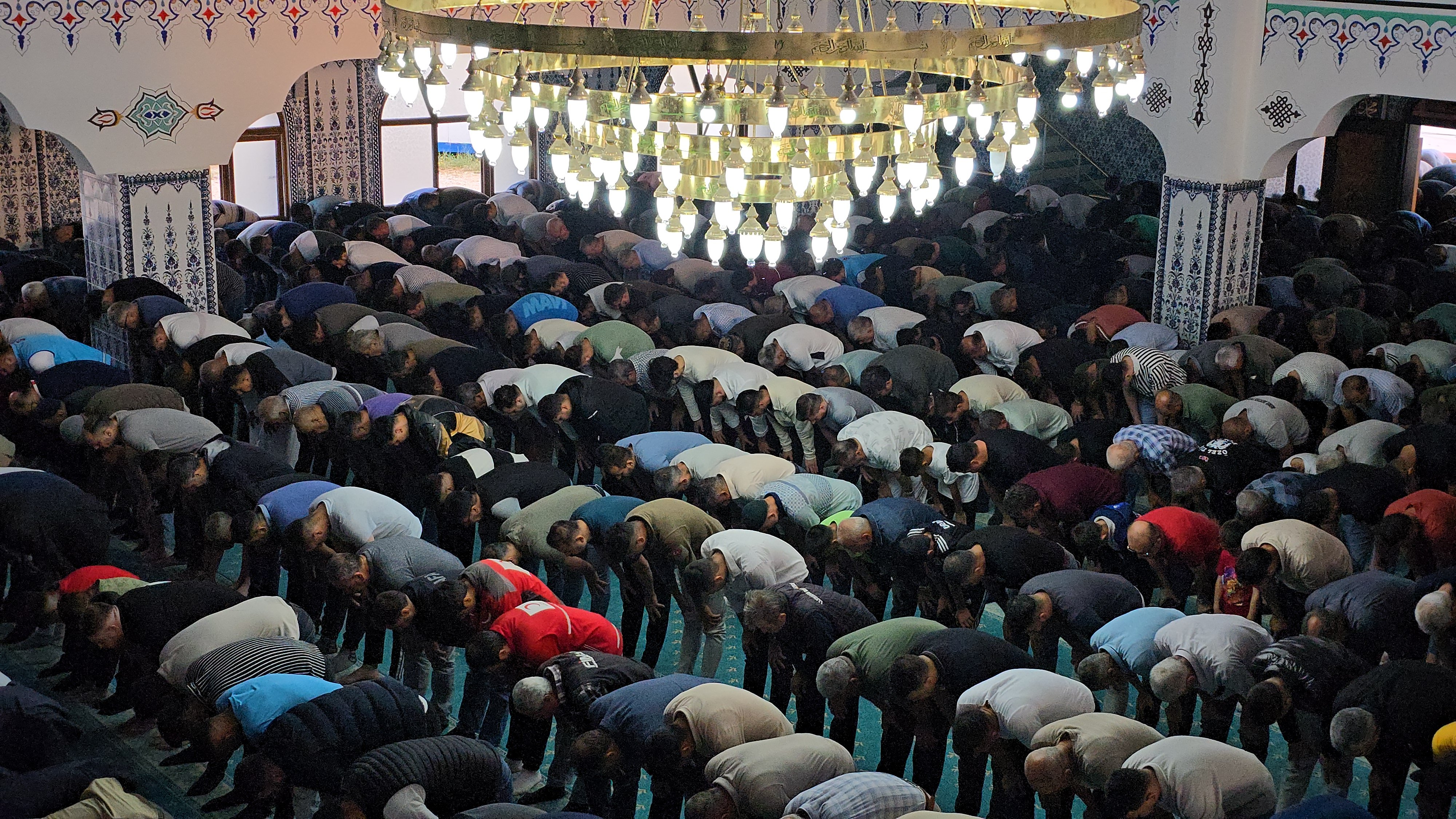 Hatay'da vatandaşlar Kurban Bayramı