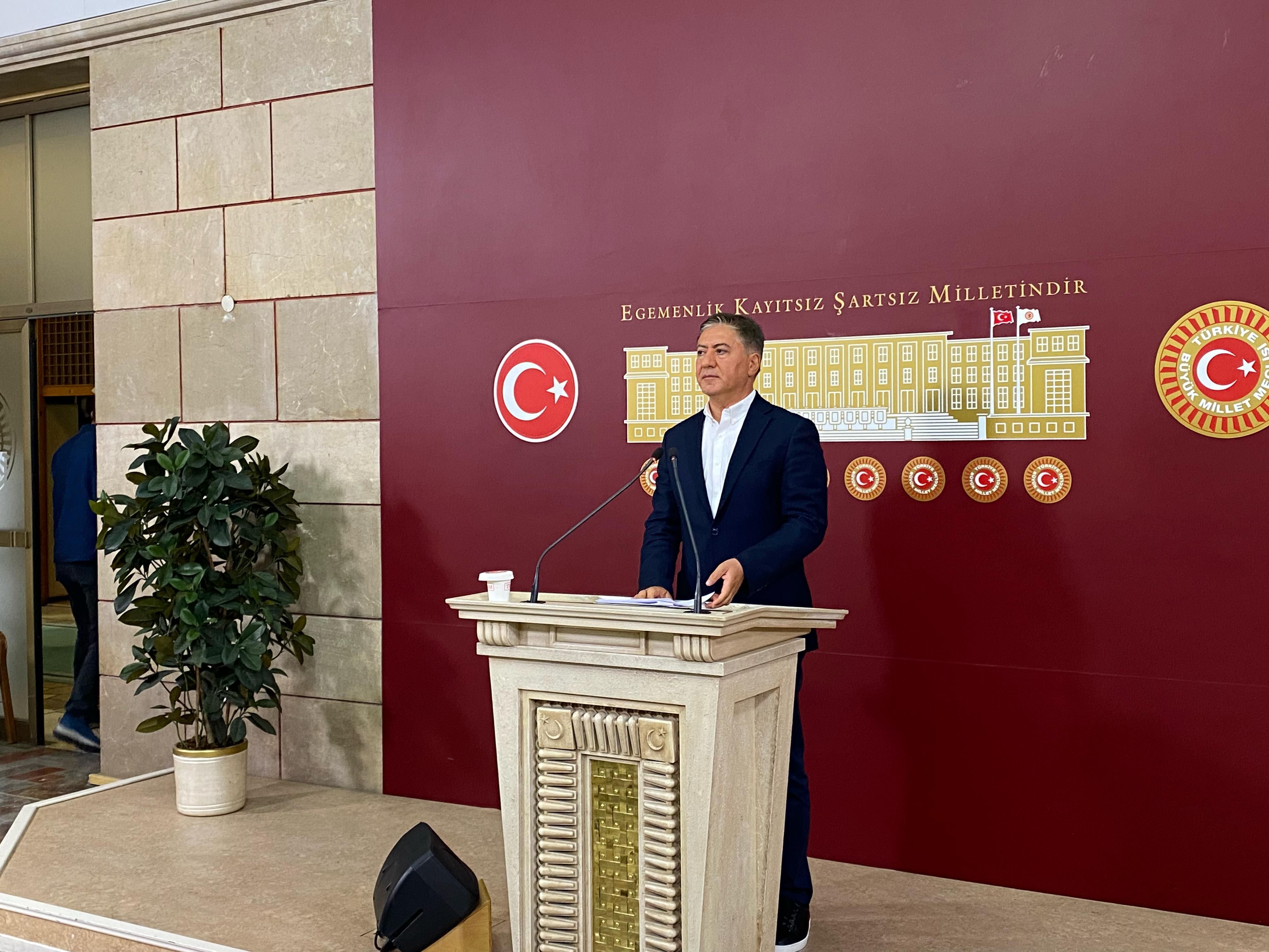 CHP’li Emir: ‘Hiçbir CHP’li mutlak butlan hukuki garabetine boyun eğmeyecek’