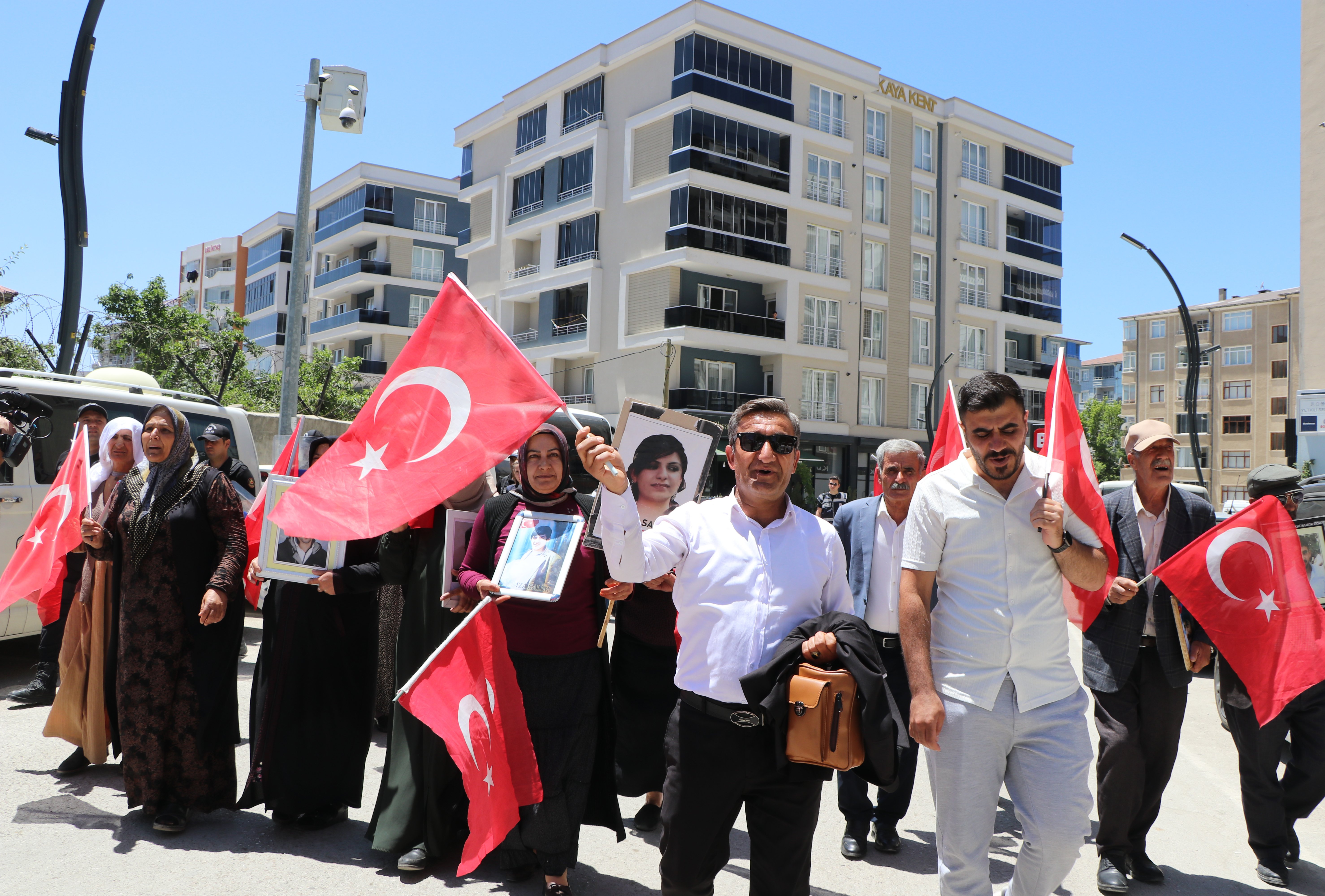 VAN'da DEM Parti binası