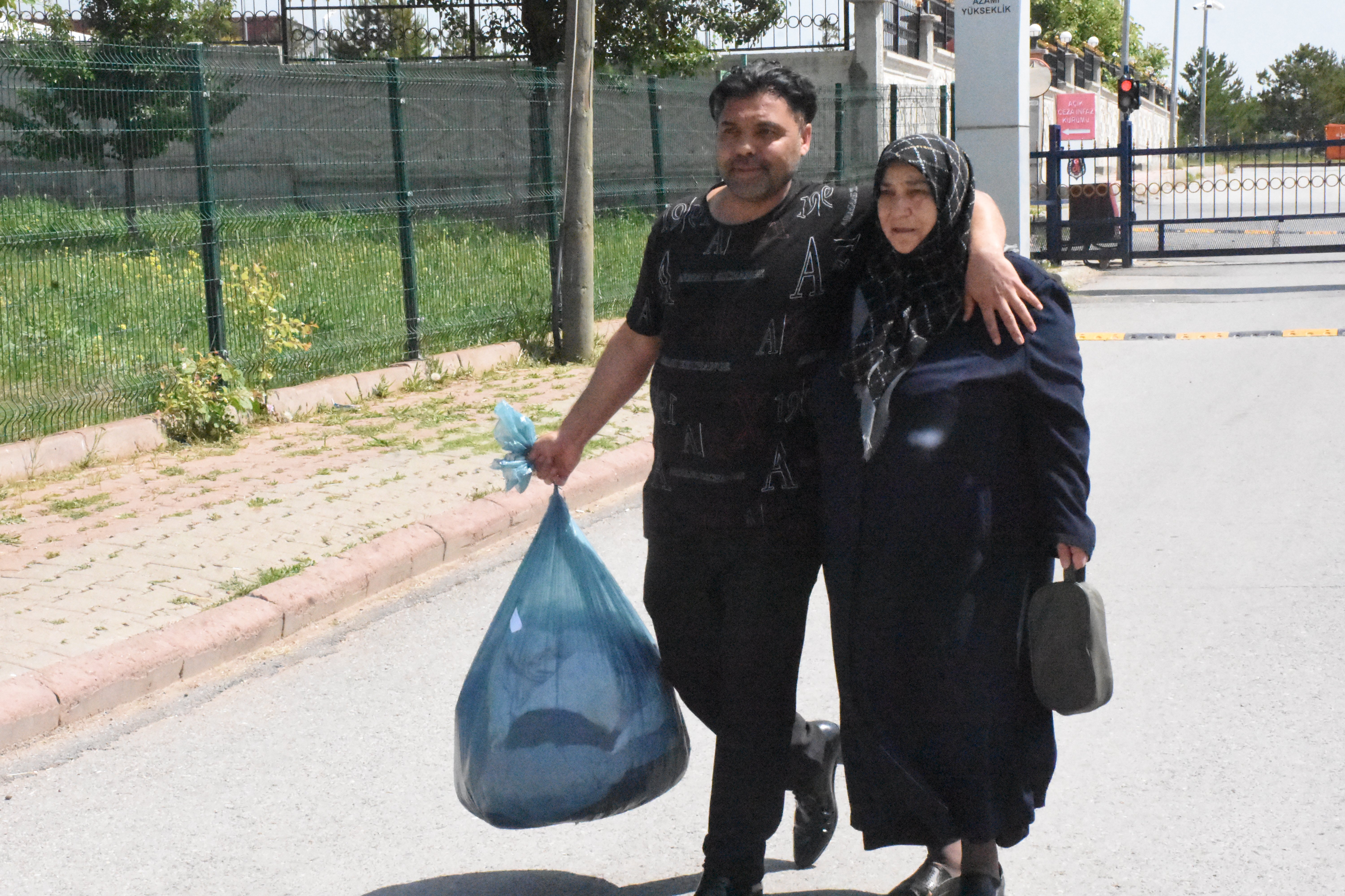 Sivas'ta cezaevlerinden tahliyeler başladı.