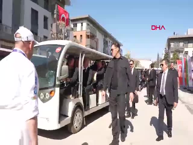 Cumhurbaşkanı Erdoğan ve Azerbaycan Cumhurbaşkanı Aliyev, Kahramanmaraş’ta Azerbaycan Mahallesi’nde Ev Ziyareti Gerçekleştirdi