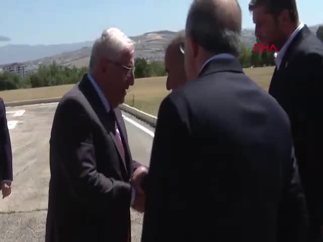 Milli Savunma Bakanı Yaşar