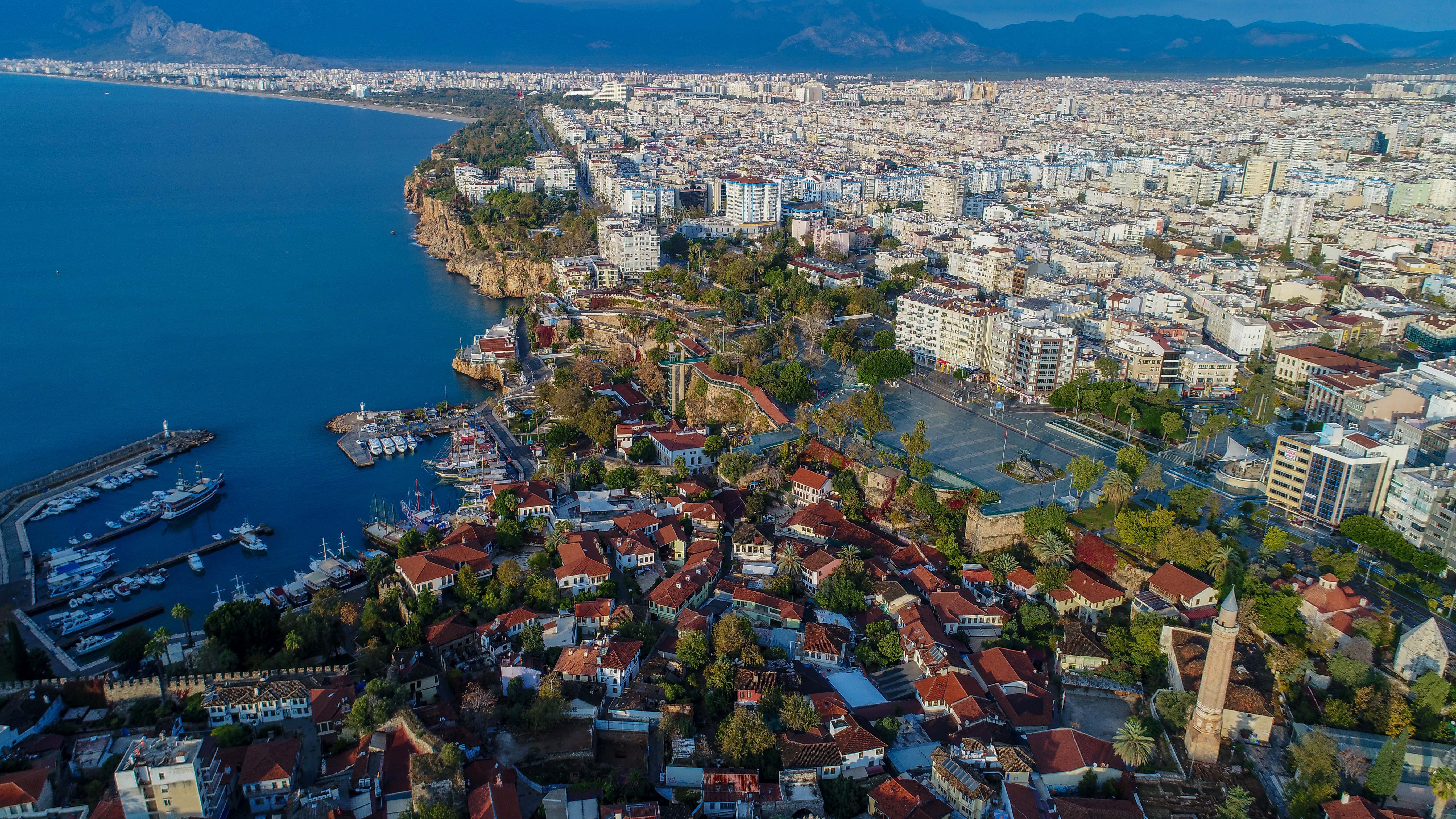 Antalya'da emlakçılar, Ticaret Bakanlığı'nın
