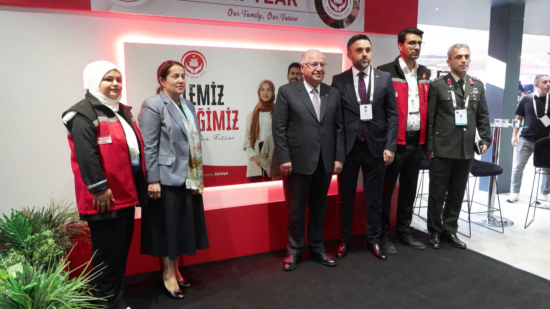 Milli Savunma Bakanı Yaşar
