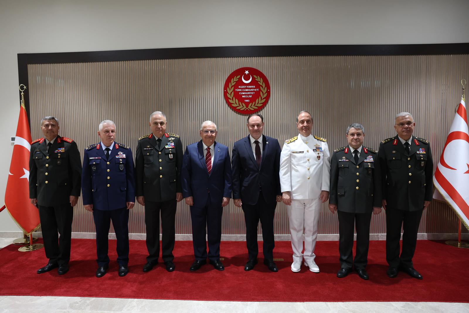 Milli Savunma Bakanı Yaşar