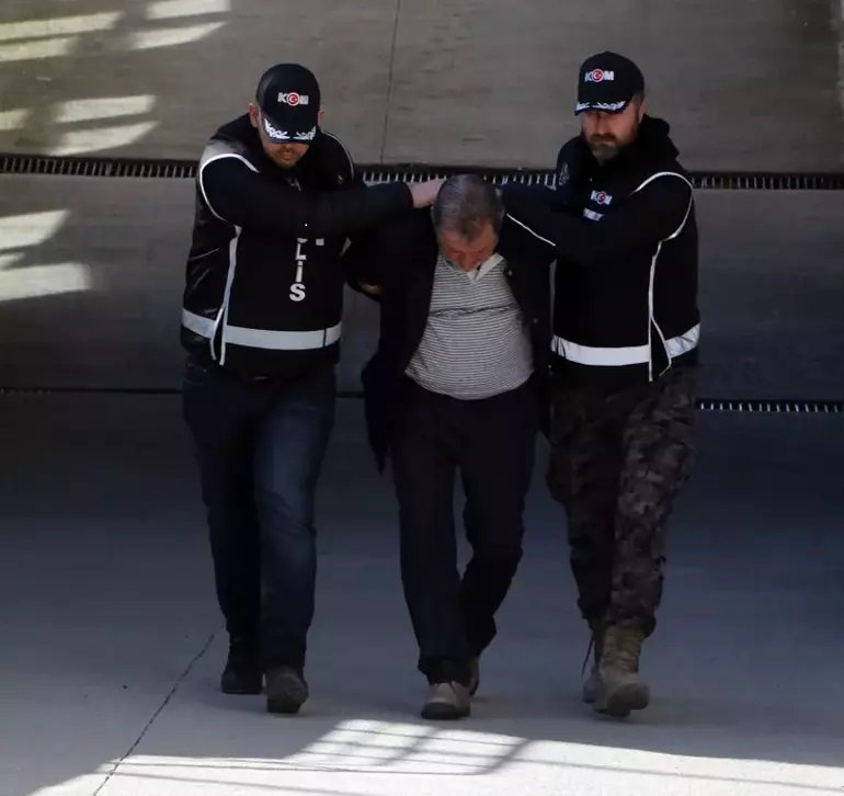 Adana'da depremde yıkılan Alpargün