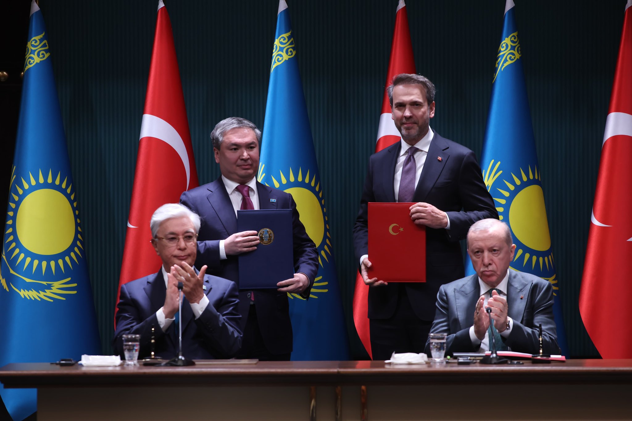Türkiye ve Kazakistan arasında