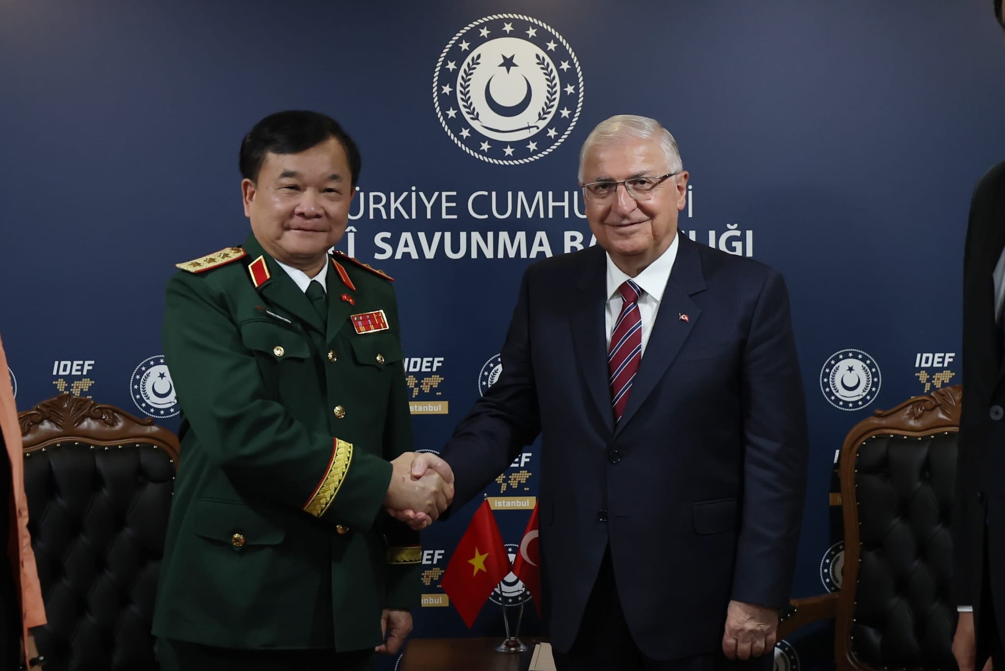 Milli Savunma Bakanı Yaşar