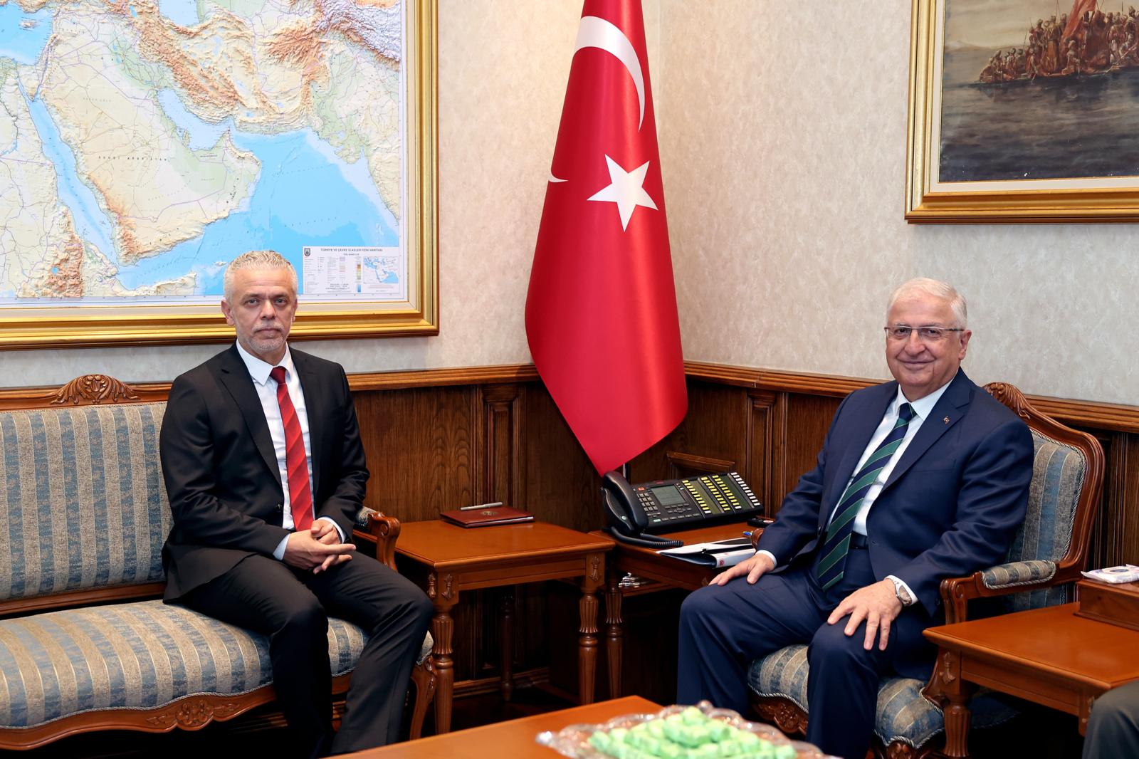 Milli Savunma Bakanı Yaşar