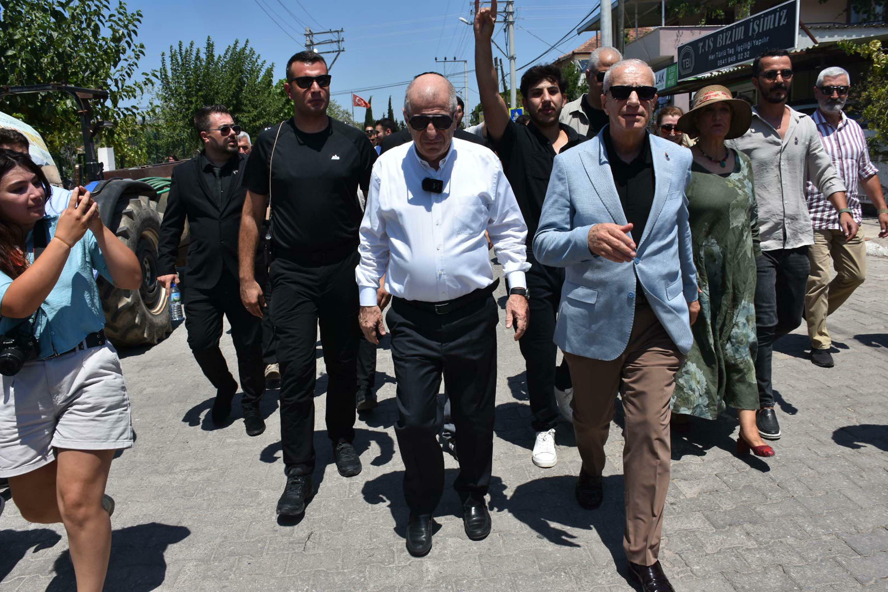 Ümit Özdağ’dan PKK’nın Silah Bırakma Senaryosuna Sert Tepki: ‘Terör Bitmez’