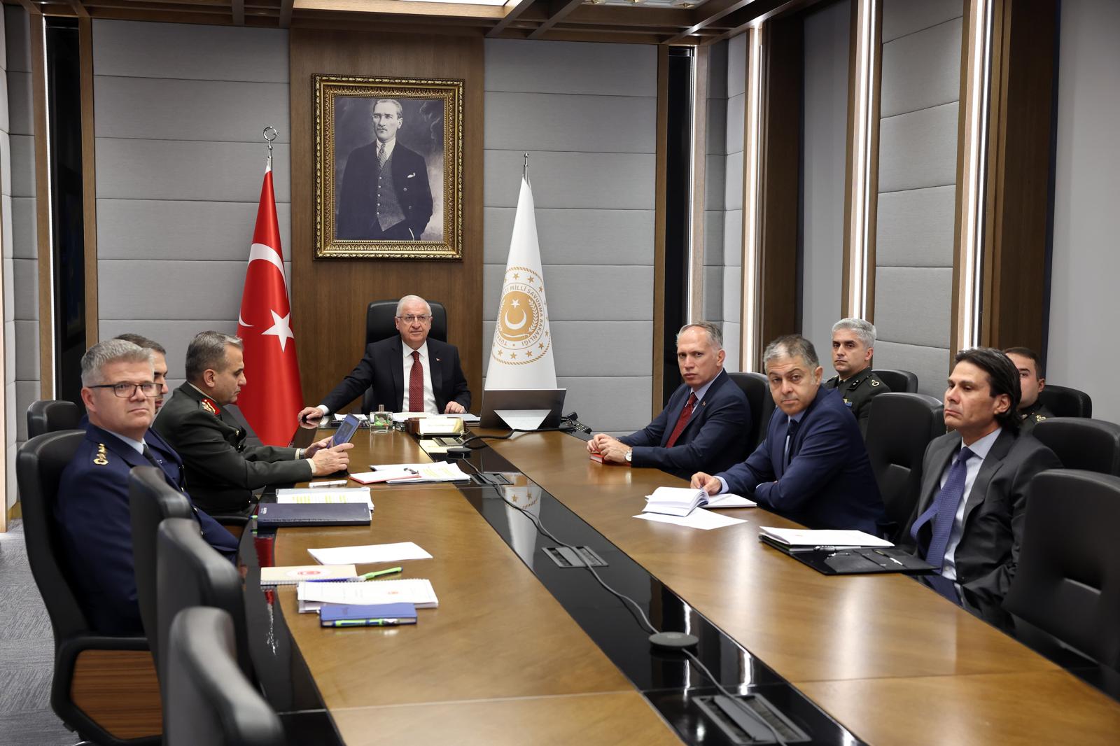 Milli Savunma Bakanı Yaşar
