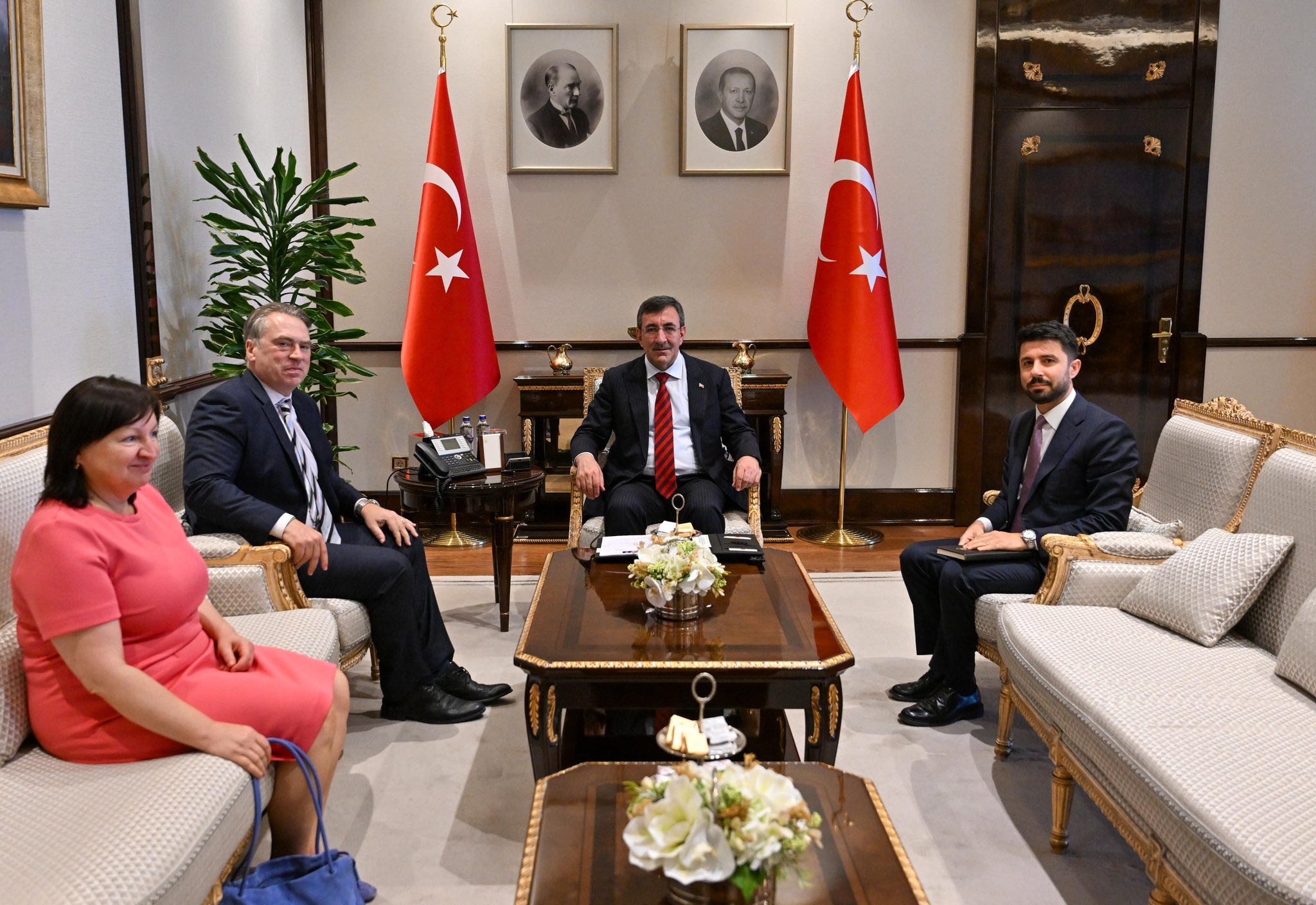 Cumhurbaşkanı Yardımcısı Cevdet Yılmaz,